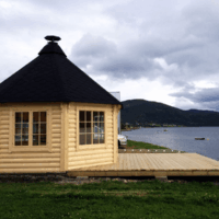 lysthus med doble vinduer
