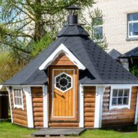 grillhytte byggesett skrå vegger